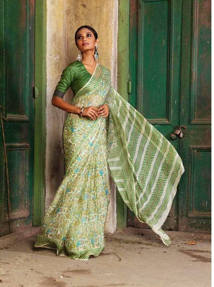 Sari,Clothing,Lady,Green,Dress,Formal wear,Silk,Textile,Fashion design,Gown
