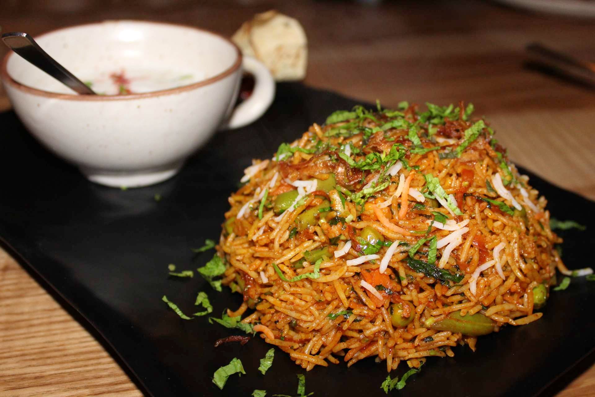 Dish,Cuisine,Food,Ingredient,Thai food,Produce,Recipe,Indian chinese cuisine,Indian cuisine,Hyderabadi biriyani