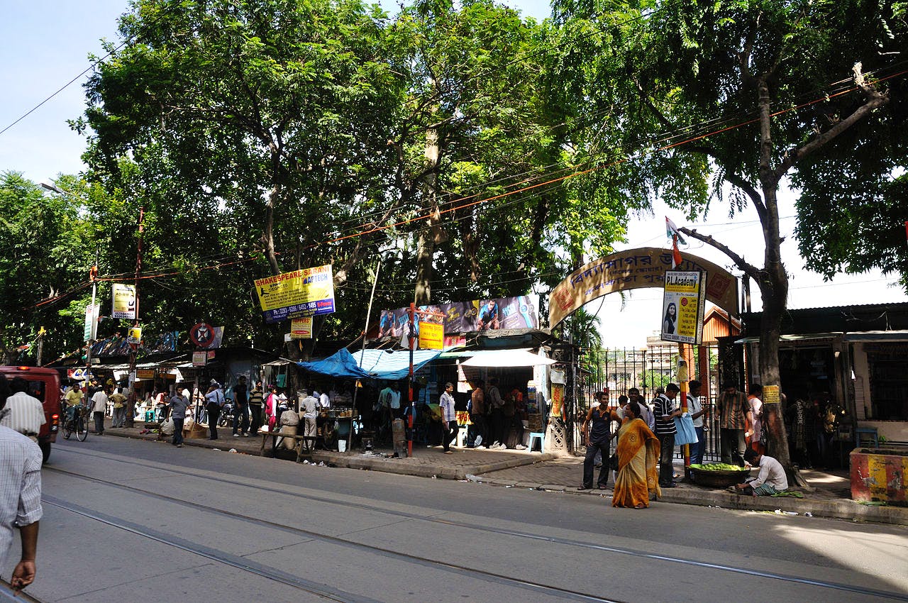 Town,Pedestrian,Marketplace,Public space,Market,Human settlement,Street,Neighbourhood,Bazaar,City