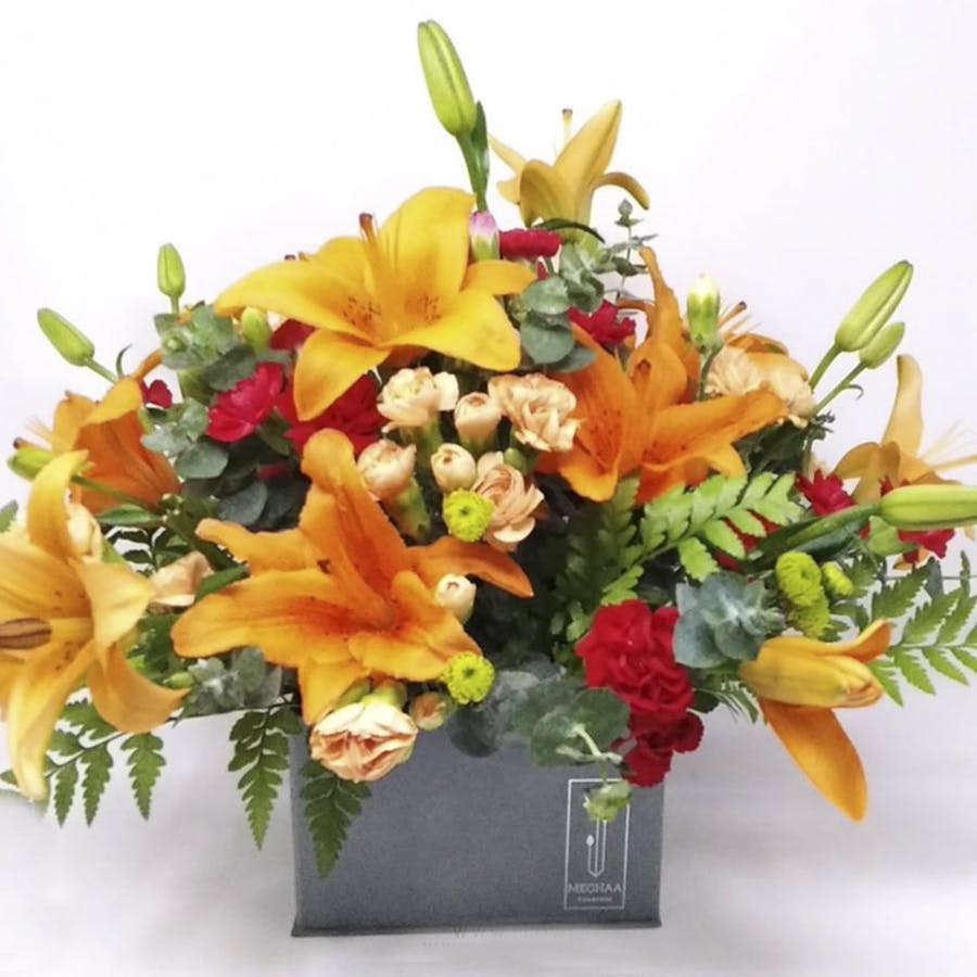 Flower,Floristry,Flower Arranging,Bouquet,Lily,Cut flowers,Plant,Floral design,Orange,Peruvian lily