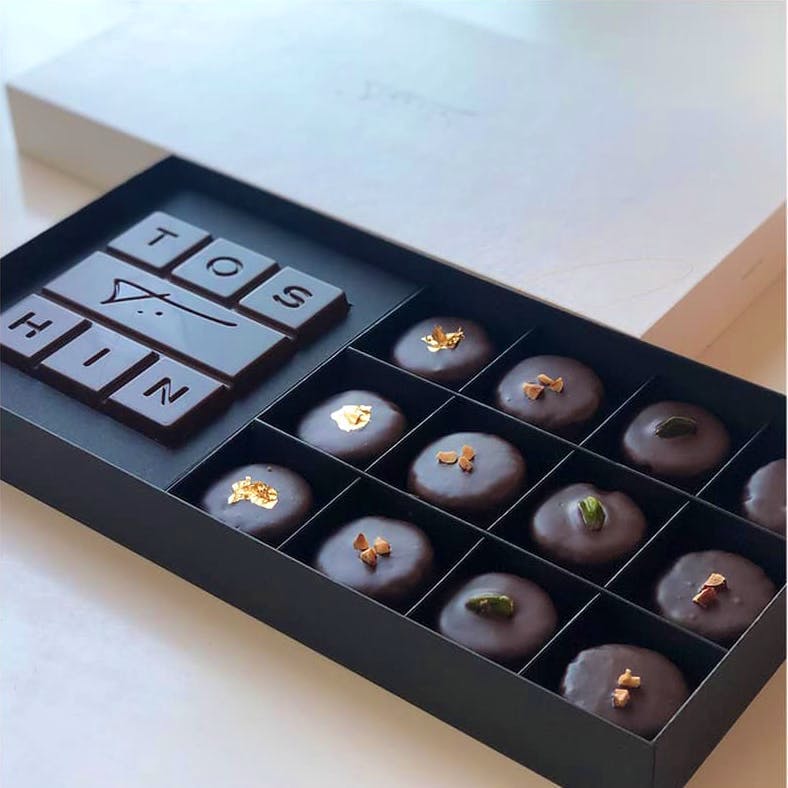 Chocolate,Petit four,Chocolate truffle,Number