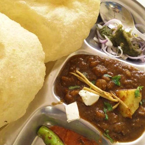Dish,Food,Cuisine,Ingredient,Naan,Chole bhature,Curry,Produce,Comfort food,Indian cuisine