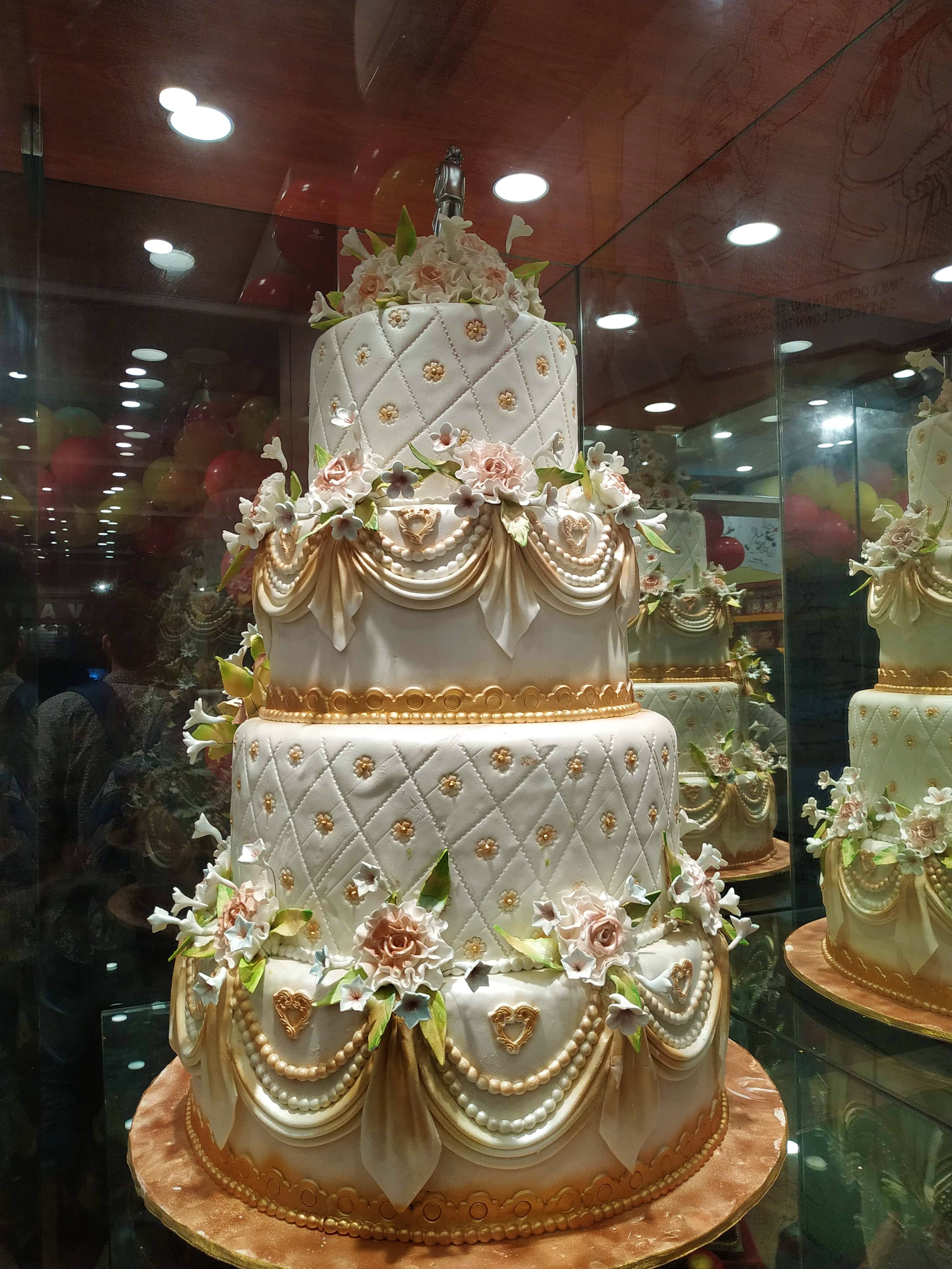 Amazing Merwans Cake Shop @ Andheri West #shorts #cake #viral #chocolates -  YouTube