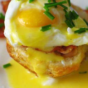 Dish,Food,Cuisine,Eggs benedict,Breakfast,Ingredient,Meal,Welsh rarebit,Brunch,Poached egg