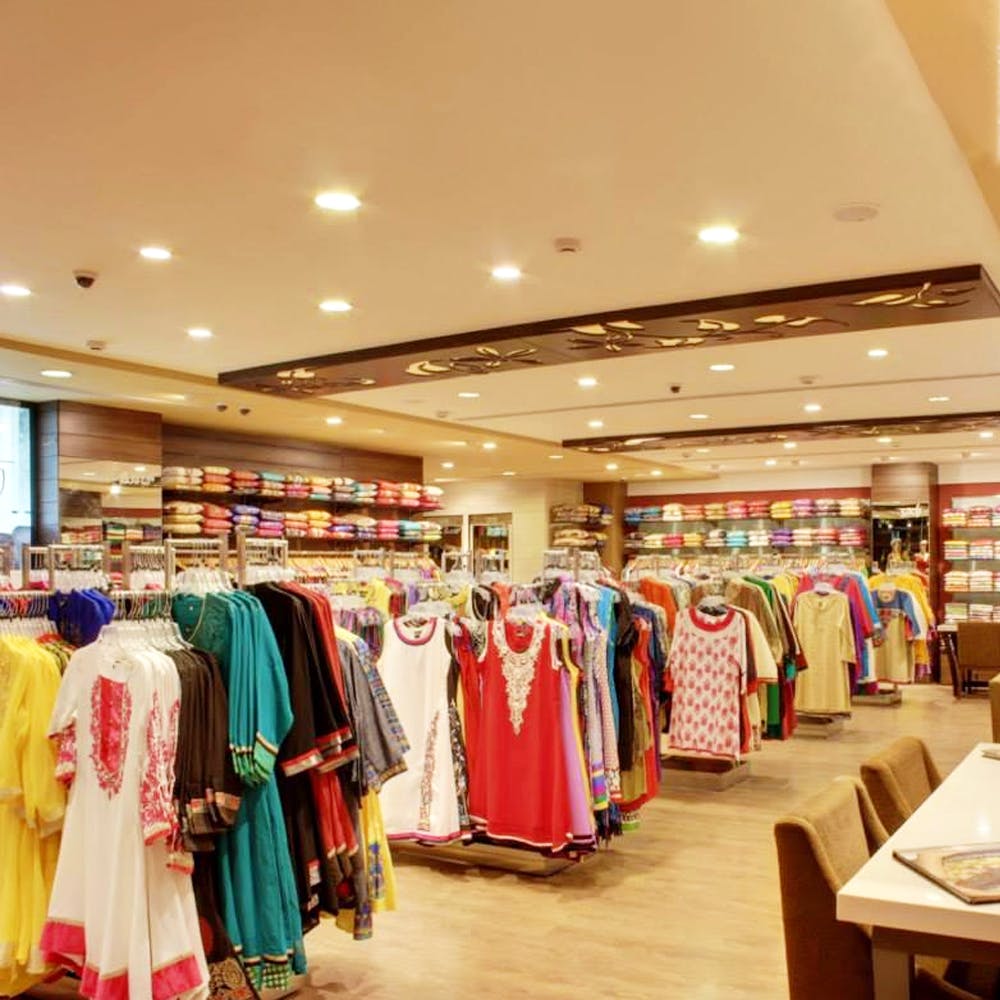 Tommy Hilfiger, Andheri - Unisex Wear - Infiniti Mall - Shopping