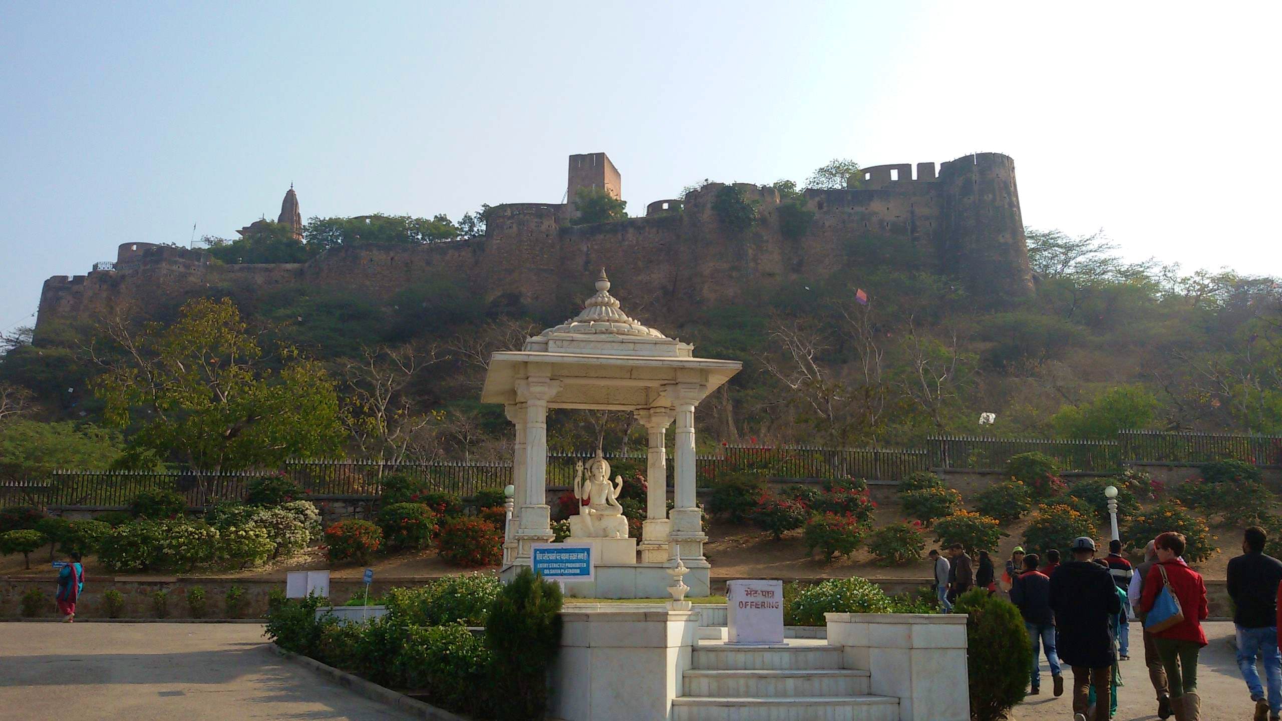 Temple,Building,Historic site,Tourism,Architecture,Temple,Place of worship,Tourist attraction