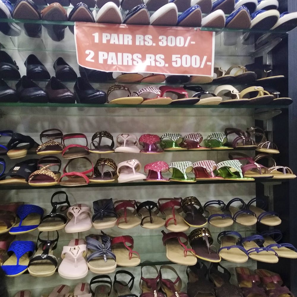 Ladies chappal shop hot sale near me