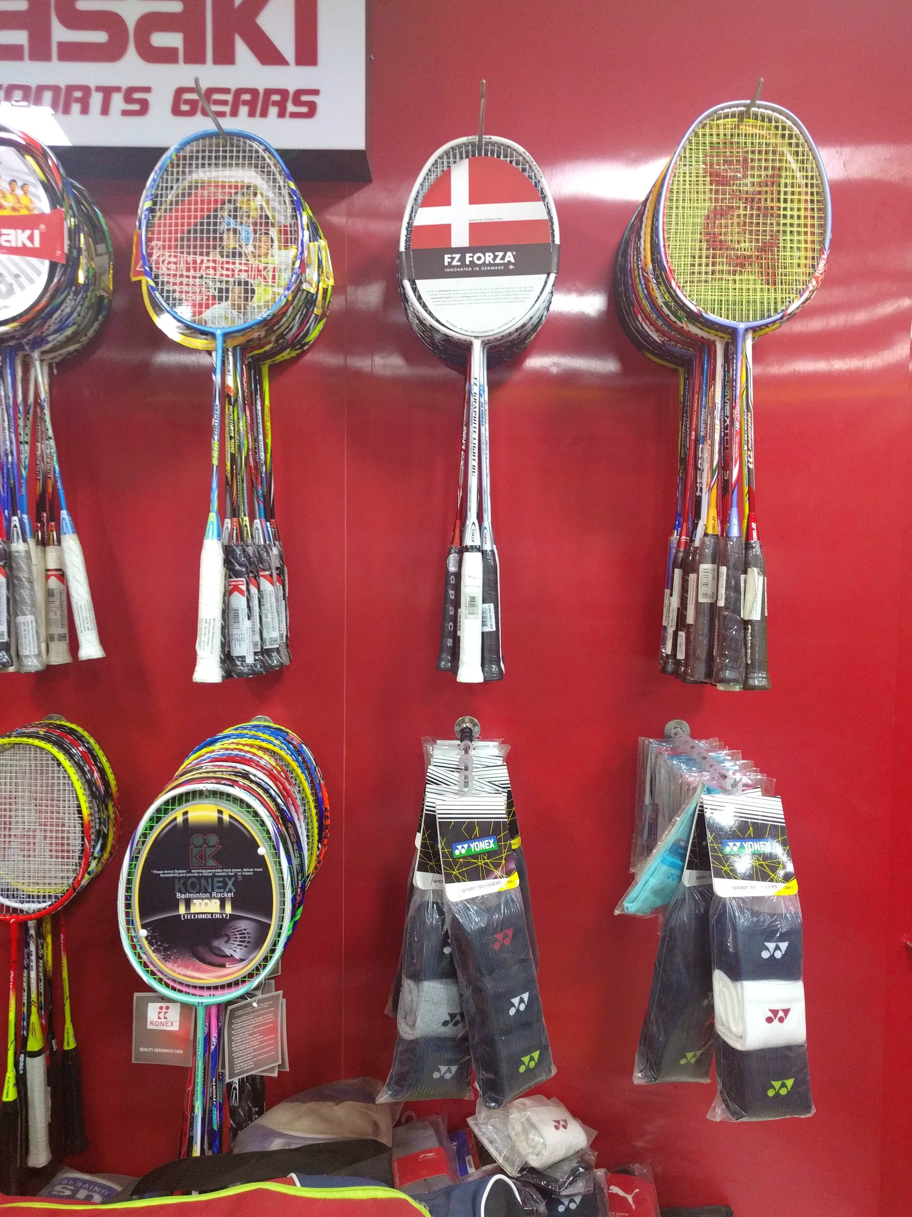 Tennis racket,Racquet sport,Racket,Badminton,Rackets,Padel,Sports equipment
