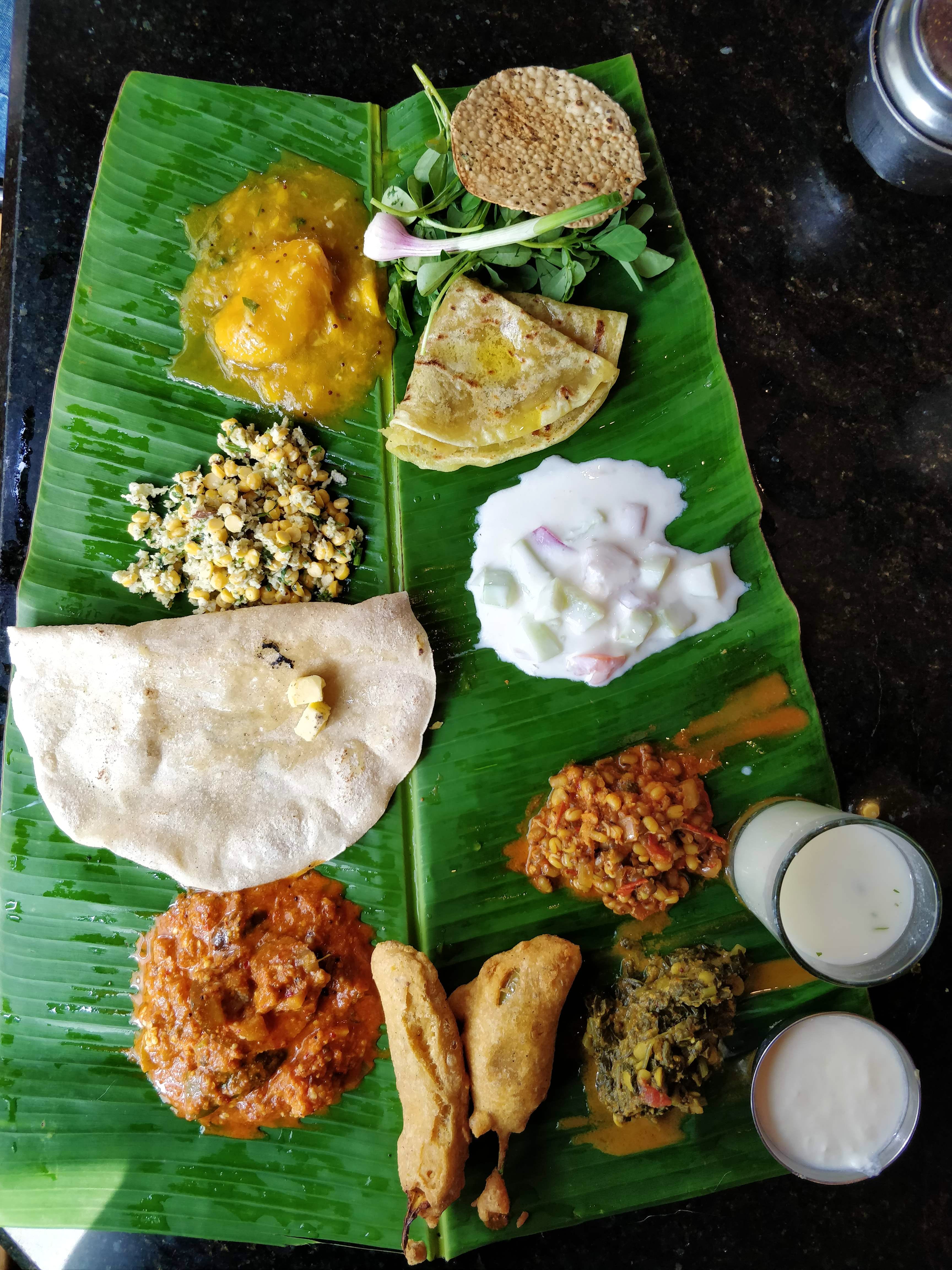 Dish,Food,Cuisine,Sadya,Ingredient,Banana leaf rice,Vegan nutrition,Banana leaf,Vegetarian food,Rice