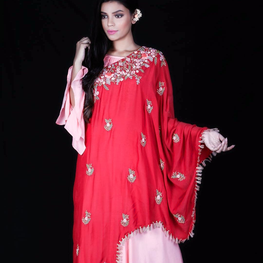 Clothing,Pink,Formal wear,Dress,Magenta,Embroidery,Fashion model,Sleeve,Tradition,Sari