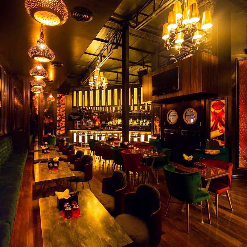 Drinking establishment,Tavern,Building,Bar,Pub,Interior design,Room,Restaurant,Café,Coffeehouse