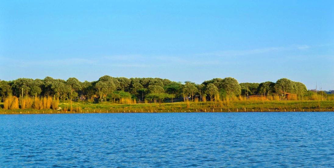 Natural landscape,Body of water,Nature,Water,Water resources,Lake,Nature reserve,Natural environment,Sky,Vegetation