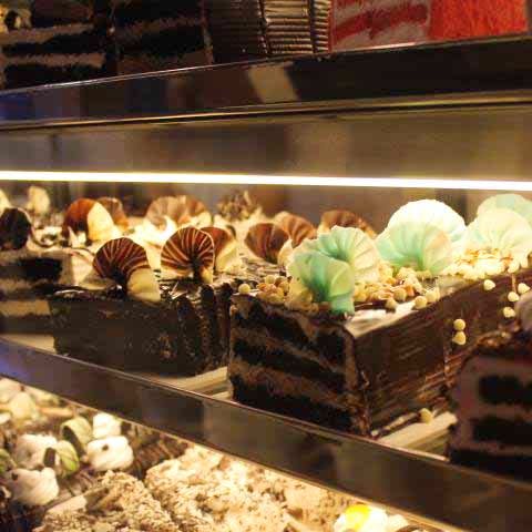 Monginis dutch chocolate cake at Rs 600/box in Gandhinagar | ID: 19213746773