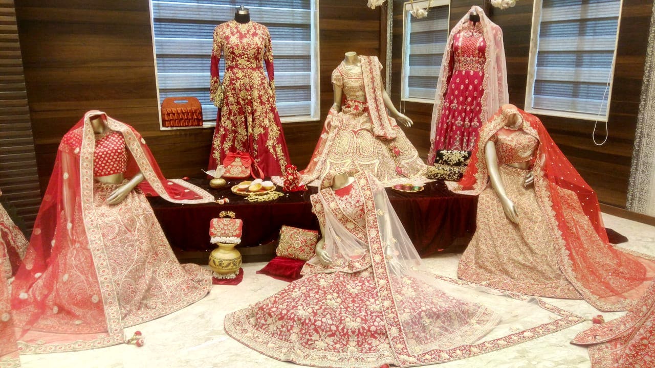 Bridal Lehengas - Bright Pink Lehenga with gold zari embroidery, green  border | WedMeGood #wedmegood #zari #bridal #lehengas | Vetements, Des  vêtements, Inde