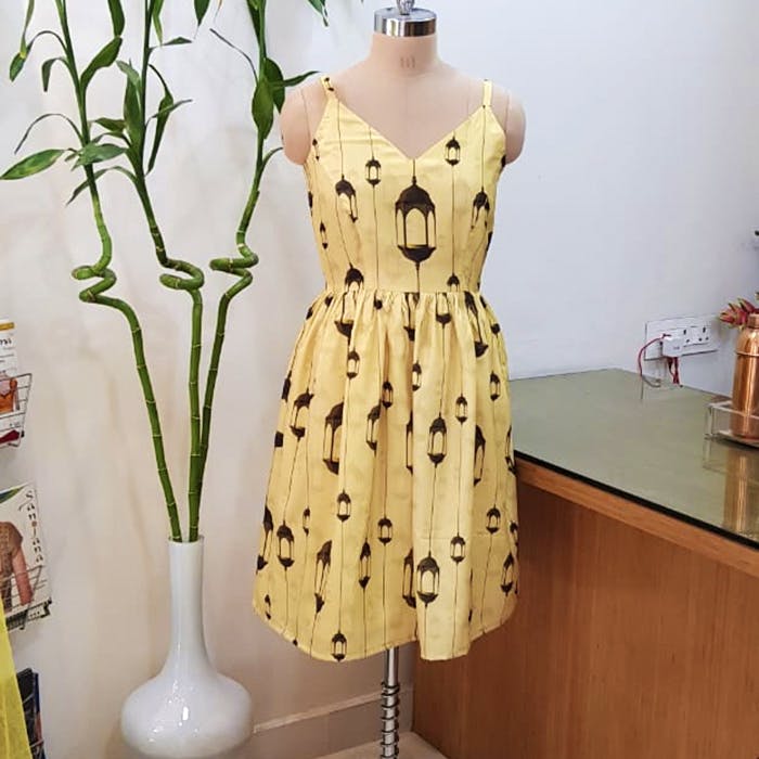 Clothing,Dress,Day dress,Cocktail dress,Yellow,Pattern,Pattern,Sleeve,Vintage clothing,A-line
