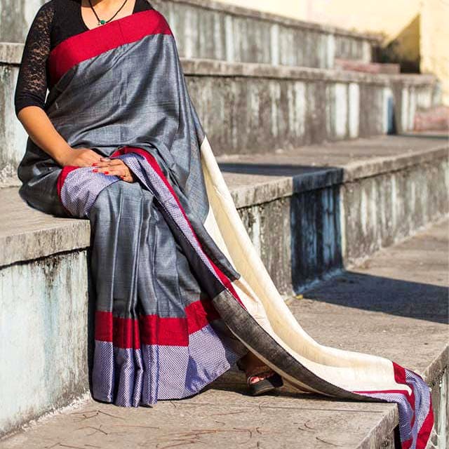 Clothing,Sari,Maroon,Red,Beige,Textile,Silk,Blouse,Formal wear,Tartan