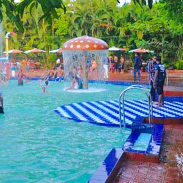 Swimming pool,Leisure,Water,Water park,Leisure centre,Fun,Park,Recreation,Amusement park,Vacation
