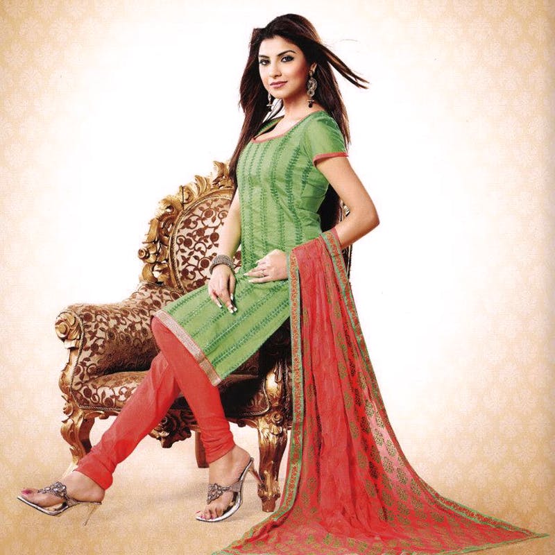 Fashion model,Clothing,Formal wear,Green,Sari,Dress,Fashion design,Fashion,Pink,Maroon