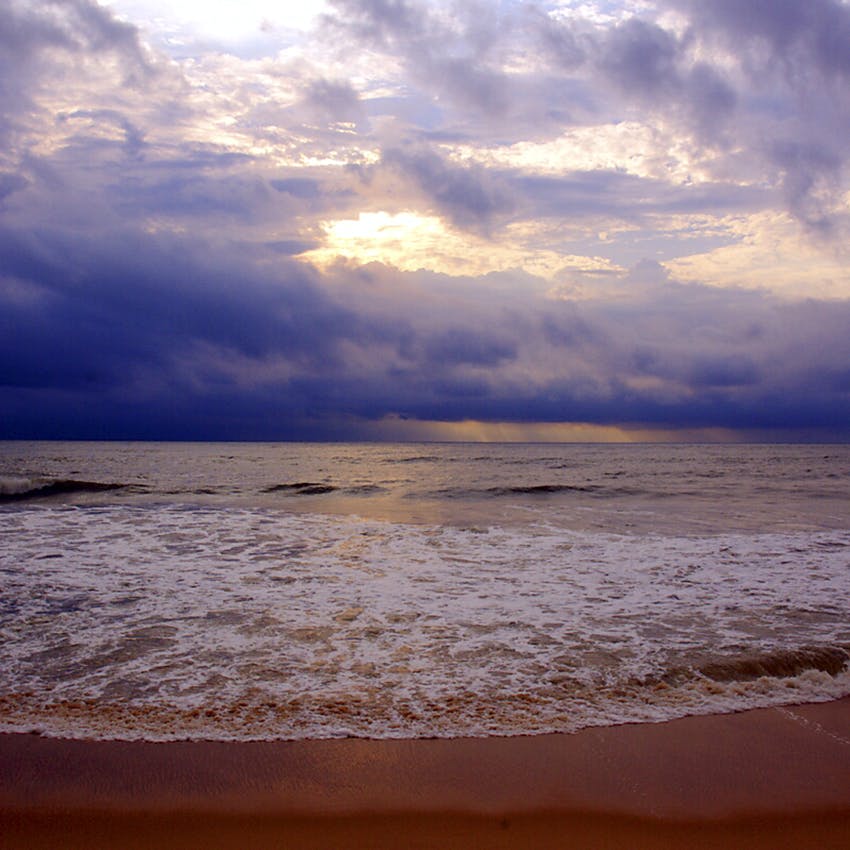 Sky,Horizon,Body of water,Sea,Cloud,Ocean,Beach,Evening,Daytime,Morning