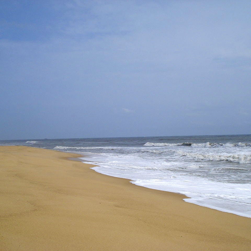 Body of water,Sea,Beach,Shore,Ocean,Coast,Horizon,Sky,Wave,Natural environment