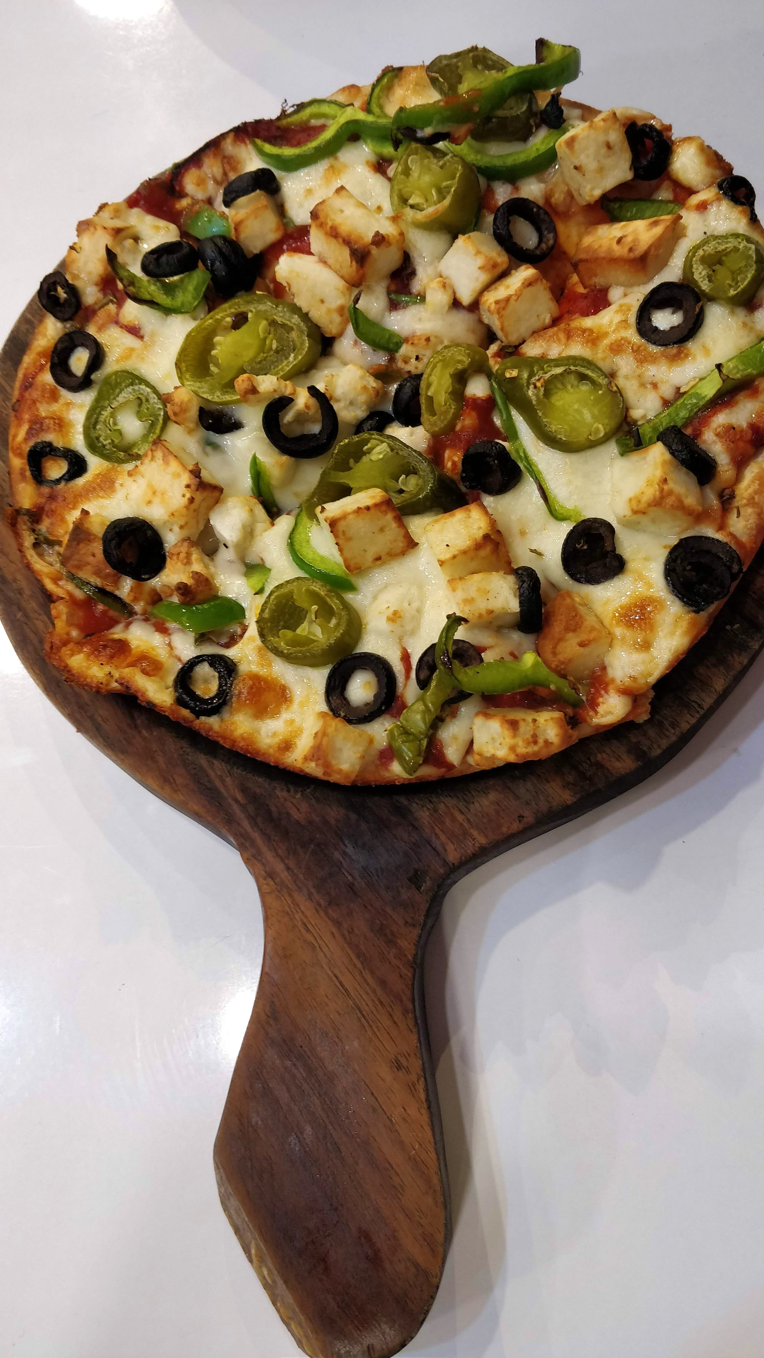 Dish,Pizza,Food,Cuisine,Pizza cheese,Ingredient,Recipe,Comfort food,Italian food,Flatbread