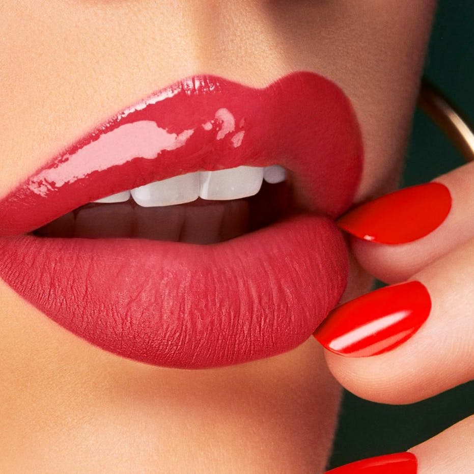 Lip,Red,Skin,Mouth,Nail,Lipstick,Beauty,Cosmetics,Close-up,Tooth