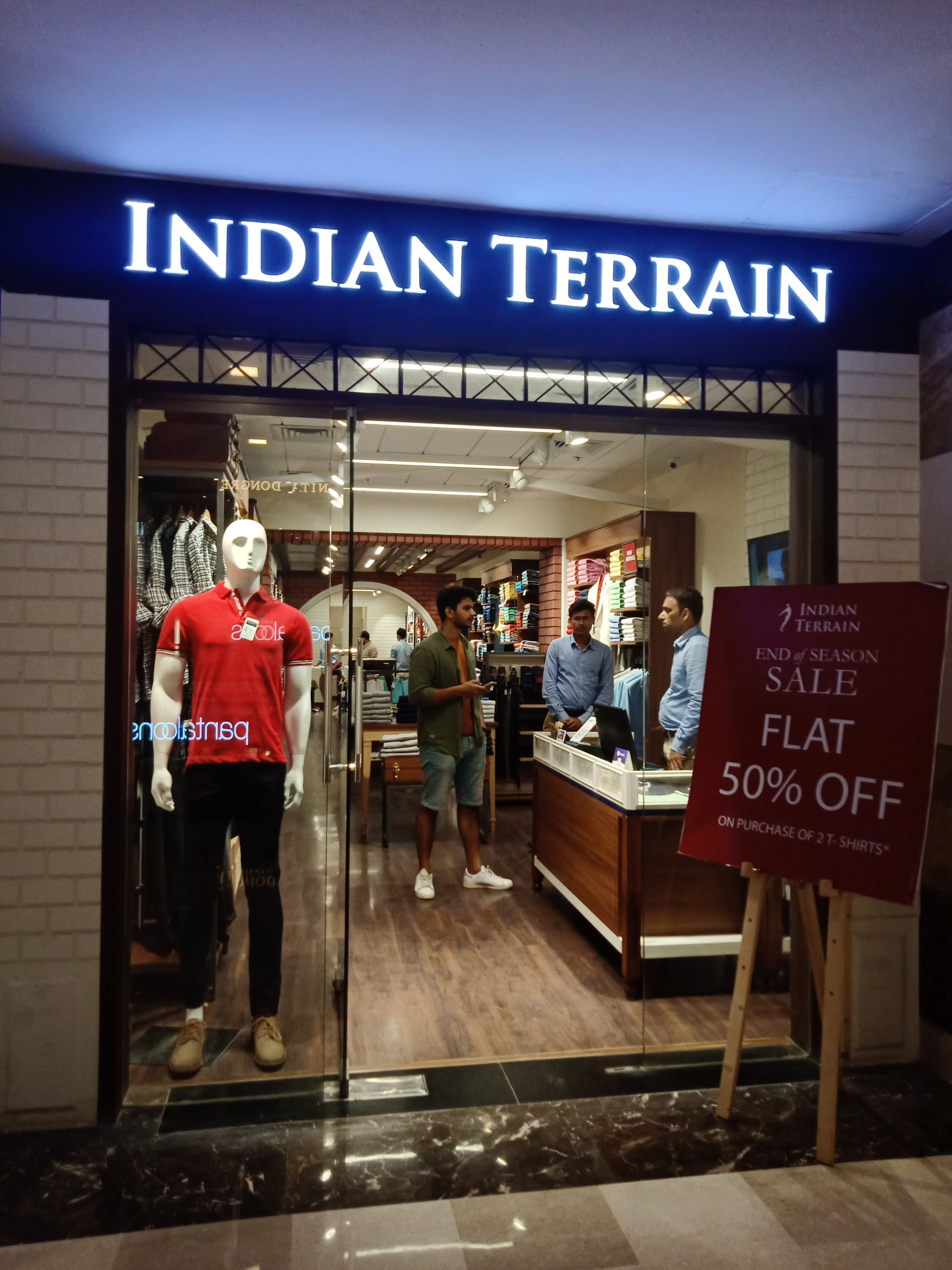 INDIAN TERRAIN Tapered Men Black Trousers - Buy INDIAN TERRAIN Tapered Men Black  Trousers Online at Best Prices in India | Flipkart.com