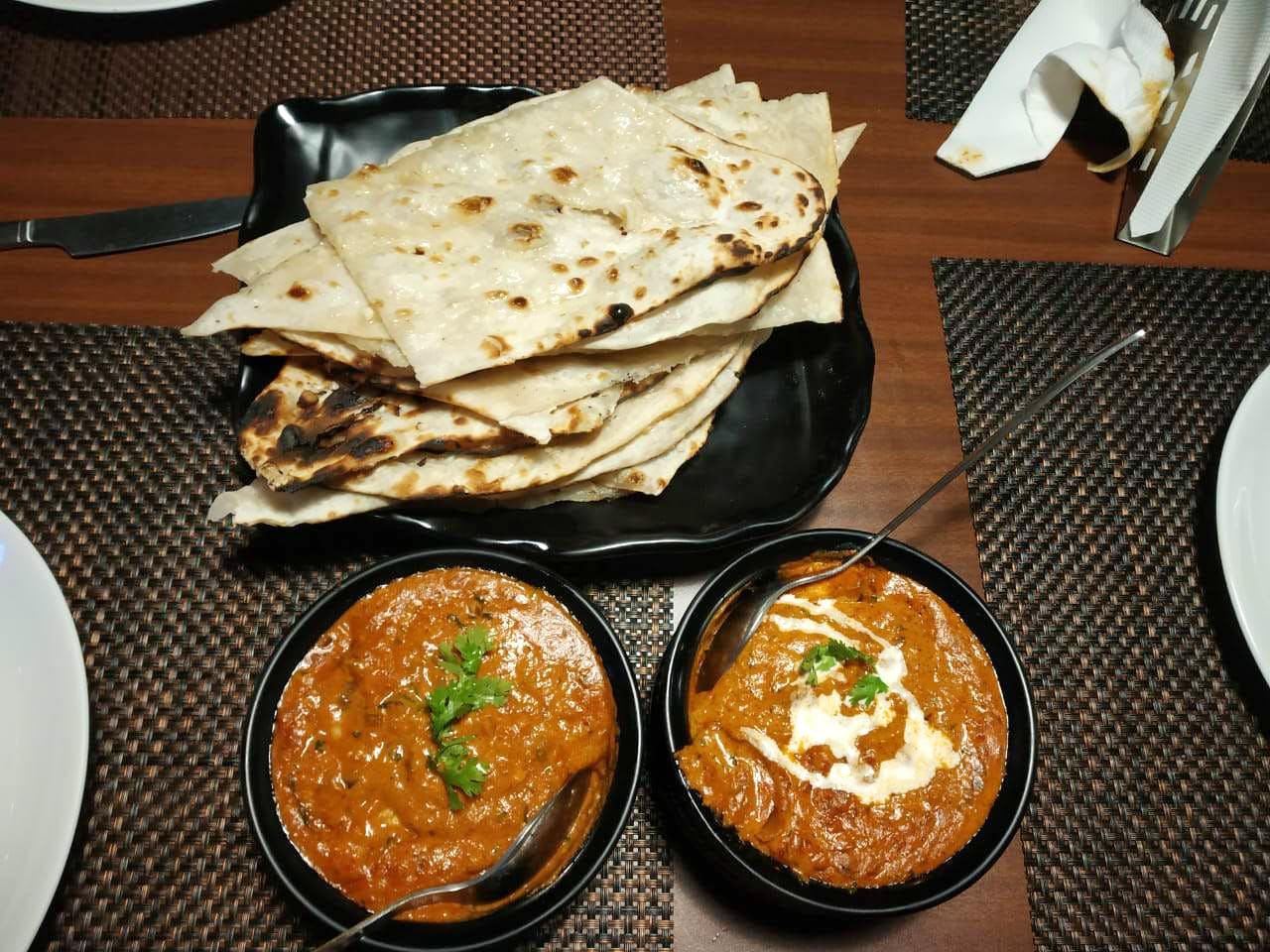 Dish,Food,Cuisine,Naan,Ingredient,Chapati,Roti,Flatbread,Paratha,Punjabi cuisine
