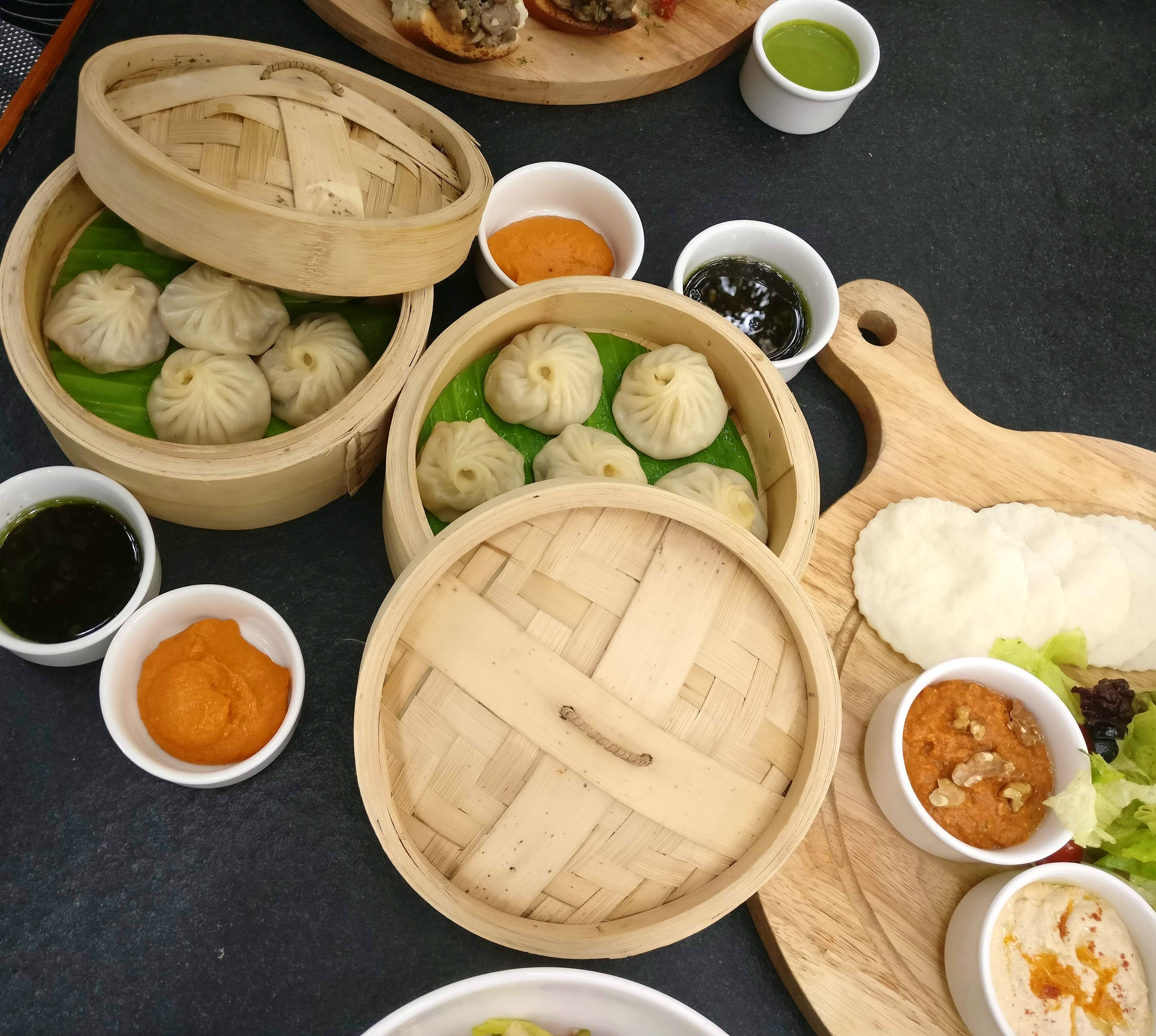 Dish,Food,Cuisine,Ingredient,Meal,Dim sum,Chinese food,Lunch,Produce,Bowl