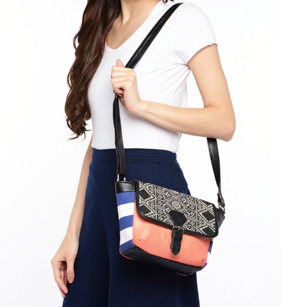 Bag,Shoulder,Handbag,Joint,Shoulder bag,Fashion accessory,Satchel,Waist,Arm,Design