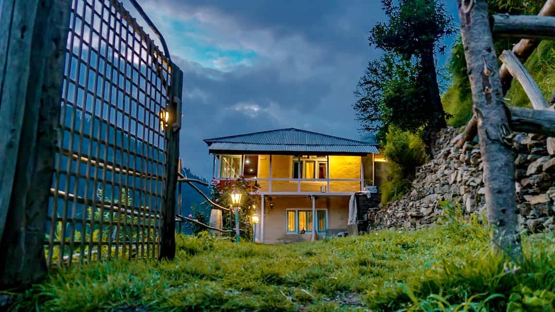 House,Nature,Sky,Home,Blue,Property,Natural landscape,Architecture,Tree,Building