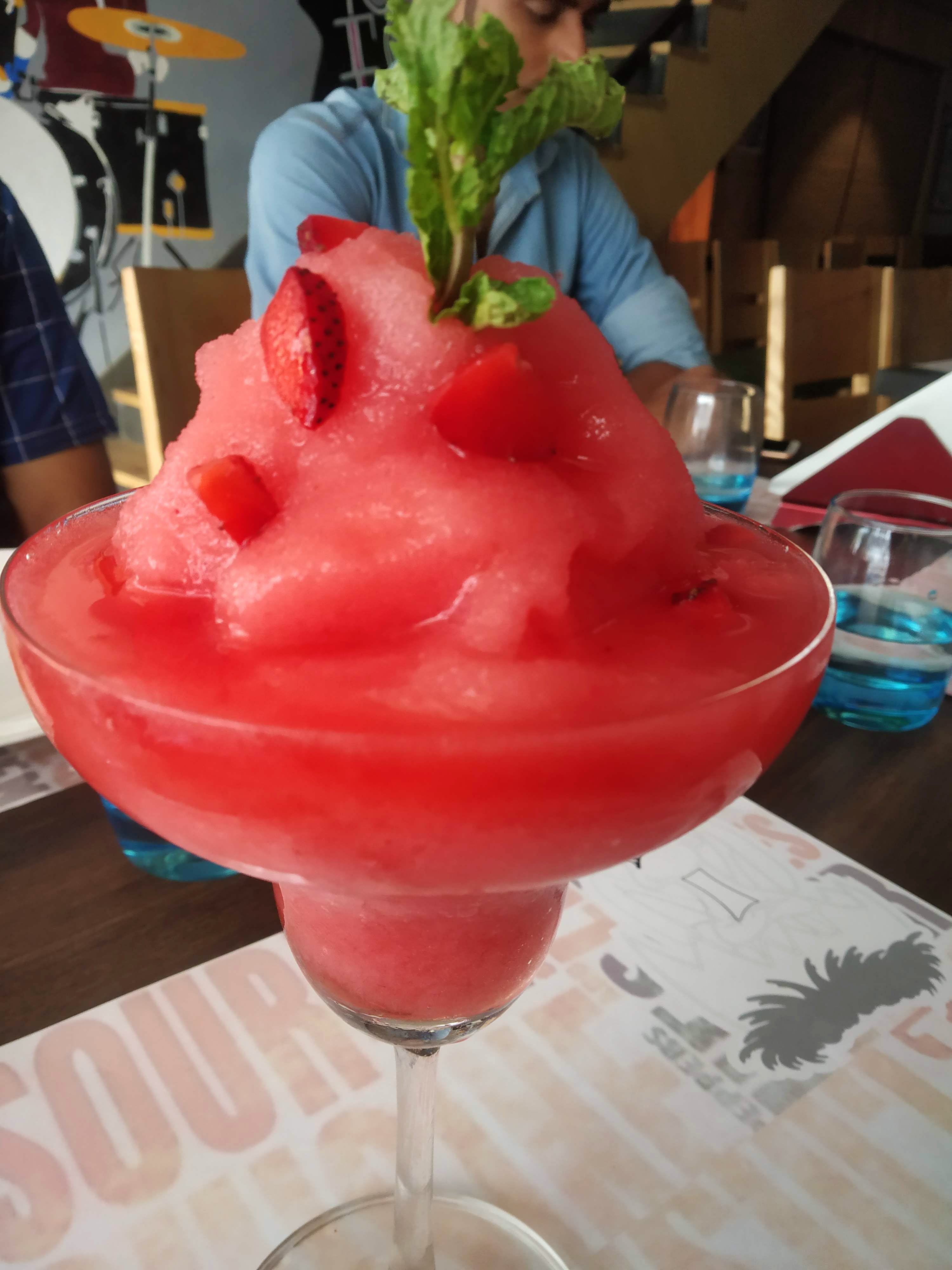 Food,Daiquiri,Drink,Non-alcoholic beverage,Frozen dessert,Cocktail garnish,Italian ice,Dessert,Kakigōri,Singapore sling