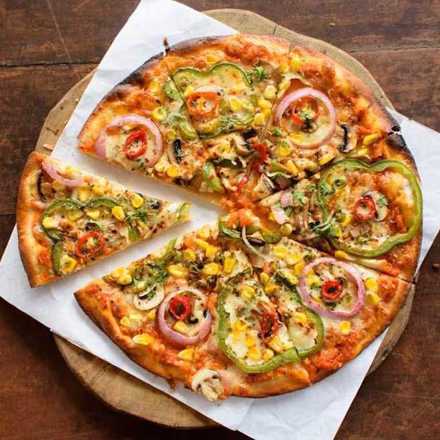 Dish,Food,Pizza,Cuisine,California-style pizza,Ingredient,Flatbread,Fast food,Tarte flambée,Pizza cheese