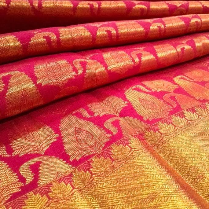 Pink,Magenta,Red,Orange,Textile,Peach,Woven fabric,Pattern,Linen,Linens