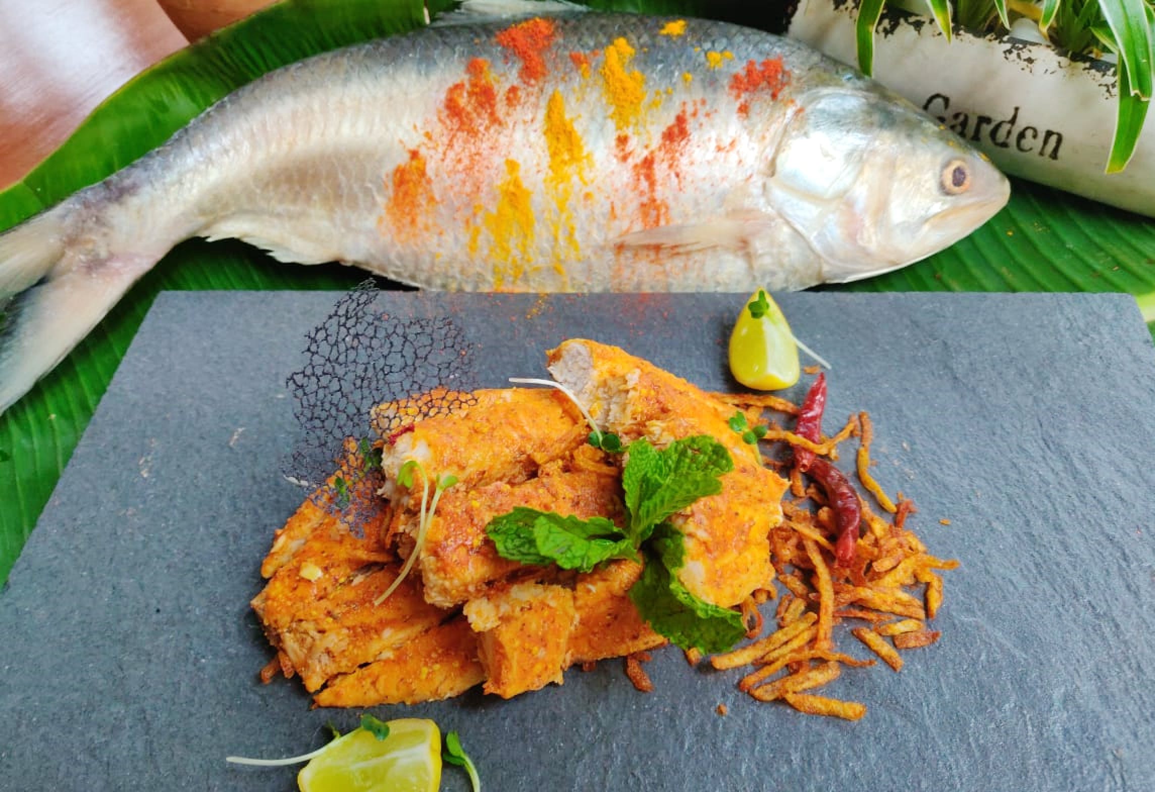 Fish,Food,Cuisine,Dish,Fish,Ikan bakar,Seafood,Fried fish,Lime,Recipe