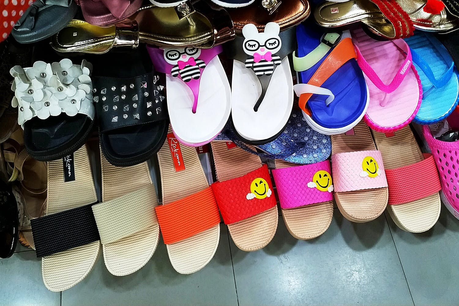 Footwear,Shoe,Slipper,Pink,Plimsoll shoe,Sandal,Selling,Sneakers,Athletic shoe,Flip-flops