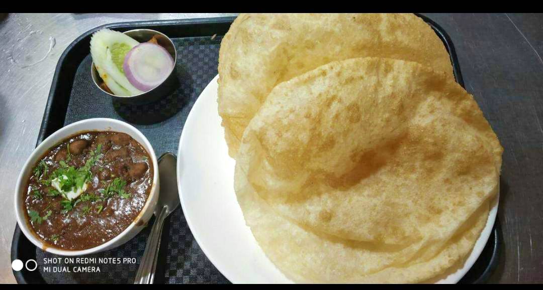 Dish,Food,Cuisine,Ingredient,Chole bhature,Indian cuisine,Puri,Roti canai,Produce,Roti