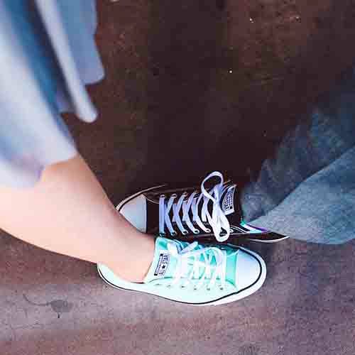 Footwear,Shoe,Blue,Cool,Leg,Turquoise,Human leg,Skate shoe,Plimsoll shoe,Foot