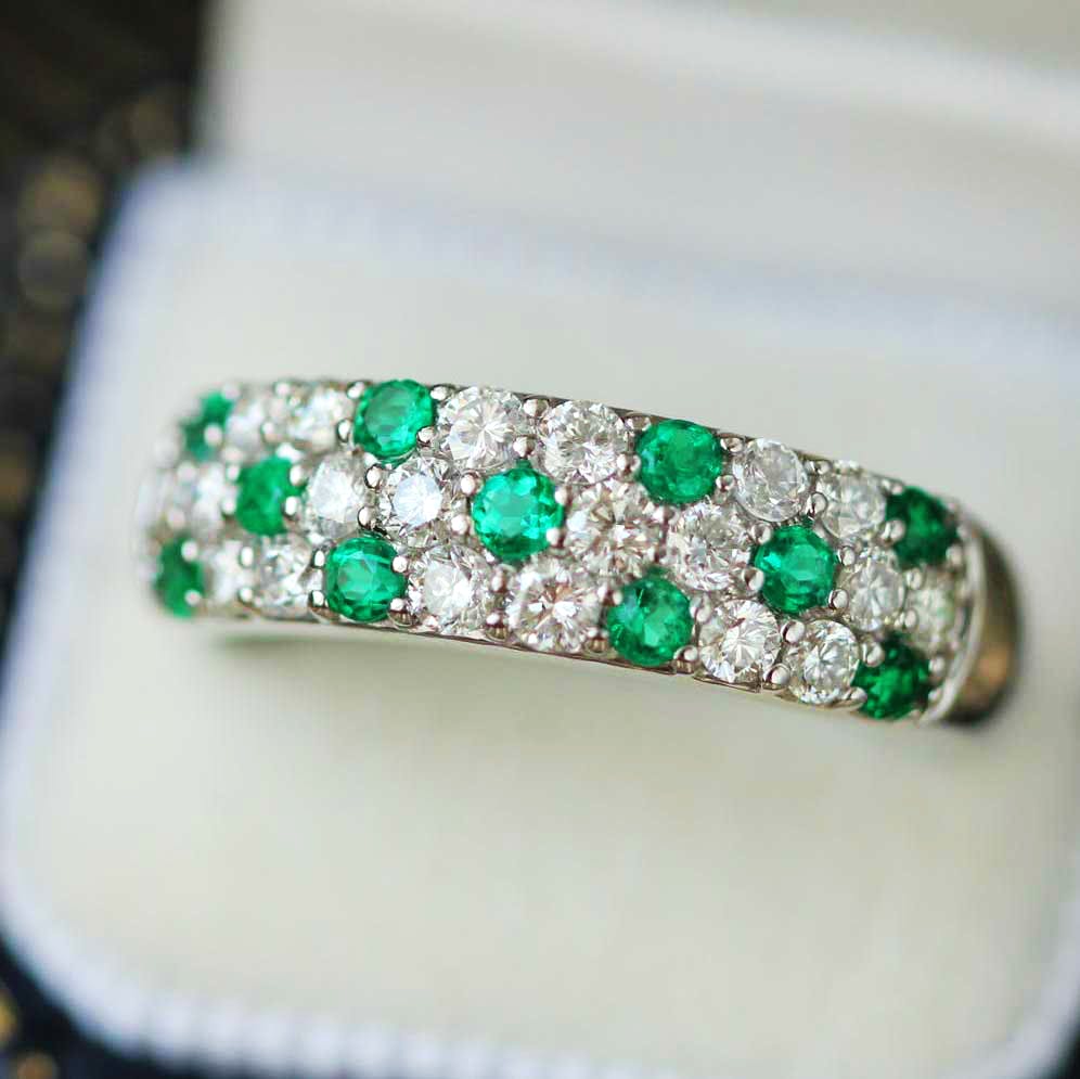 Green,Emerald,Fashion accessory,Jewellery,Diamond,Gemstone,Engagement ring,Body jewelry,Ring,Platinum