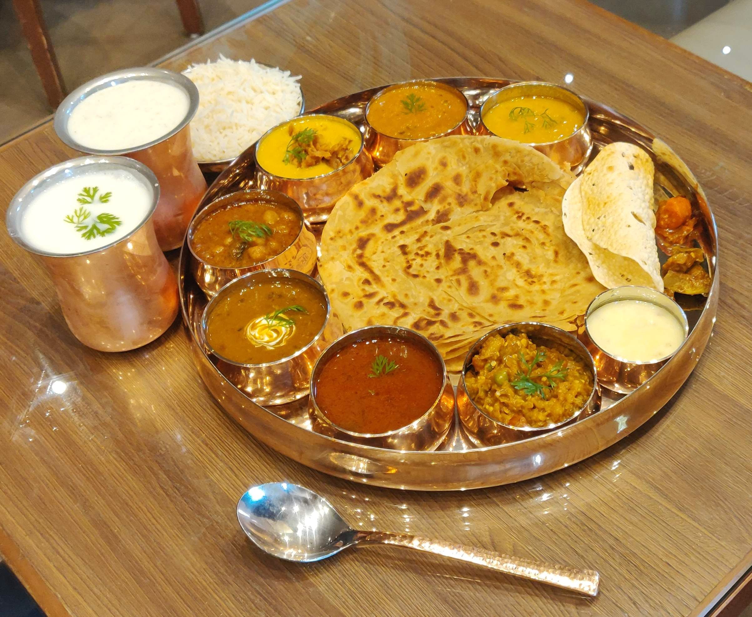 Dish,Food,Cuisine,Meal,Ingredient,Curry,Naan,Punjabi cuisine,Indian cuisine,Breakfast