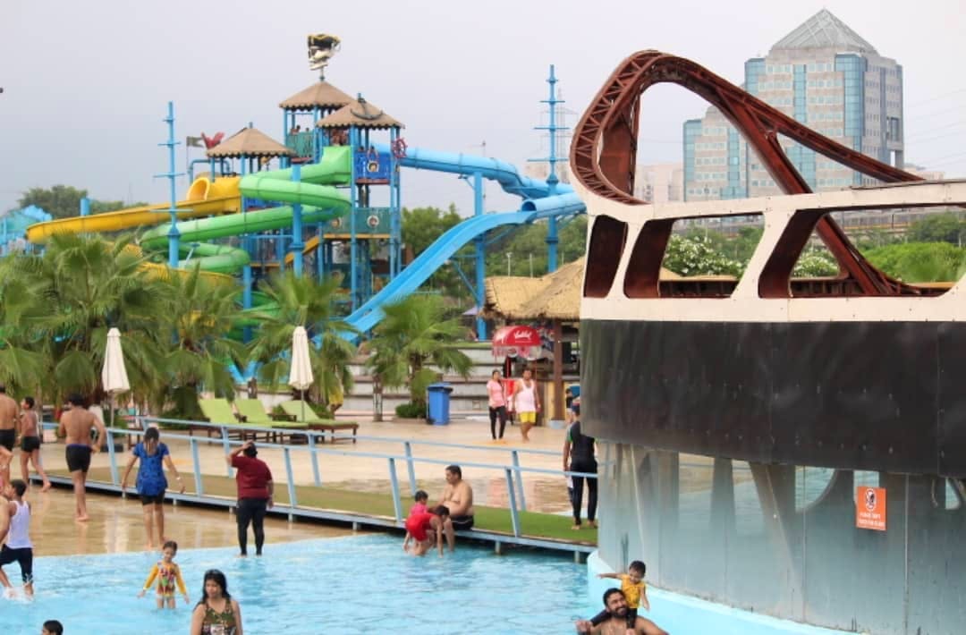 Water park,Amusement park,Leisure,Fun,Recreation,Park,Swimming pool,Water,Nonbuilding structure,Vacation