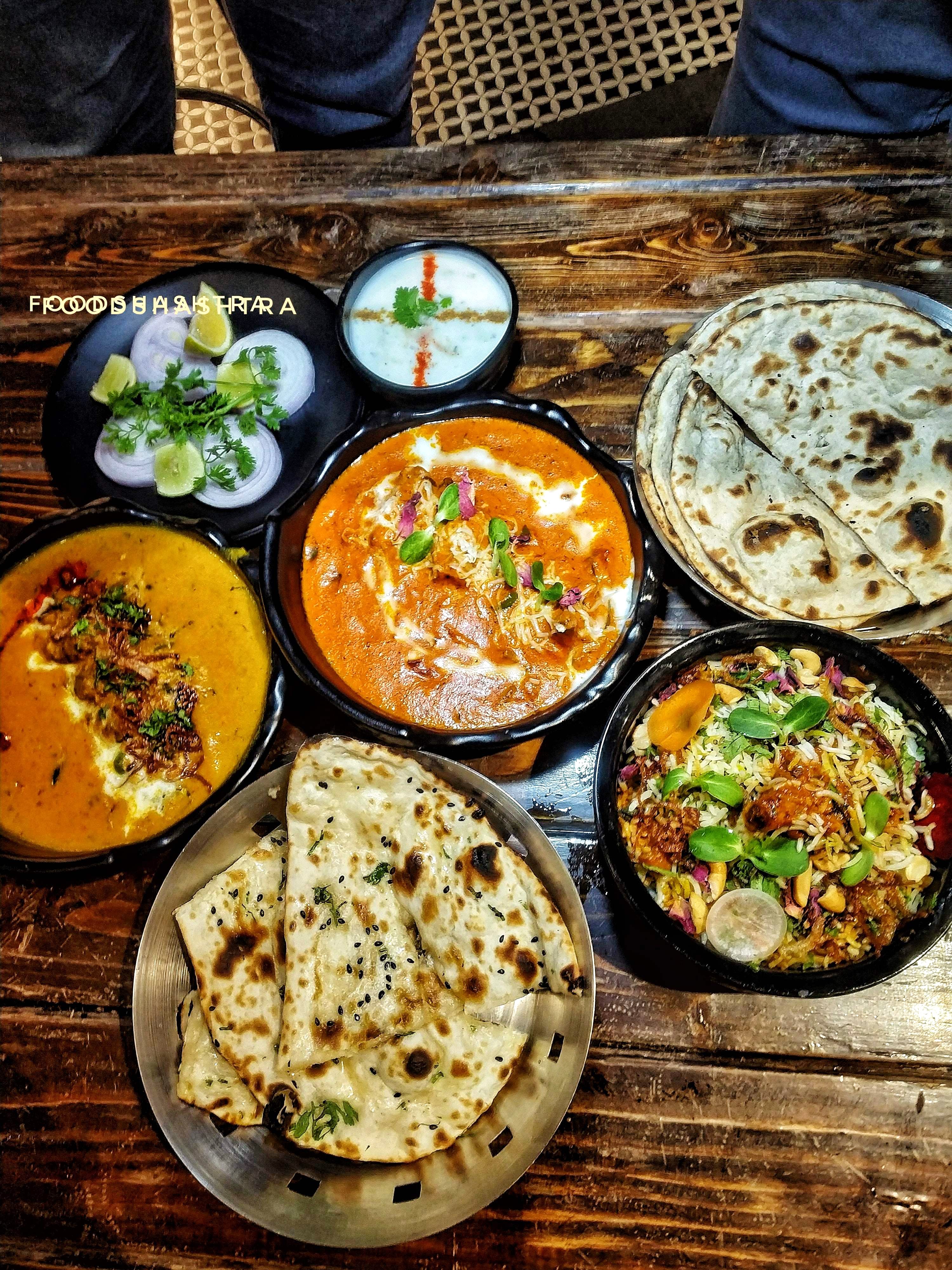 Dish,Food,Cuisine,Naan,Ingredient,Punjabi cuisine,Chapati,Flatbread,Kulcha,Roti