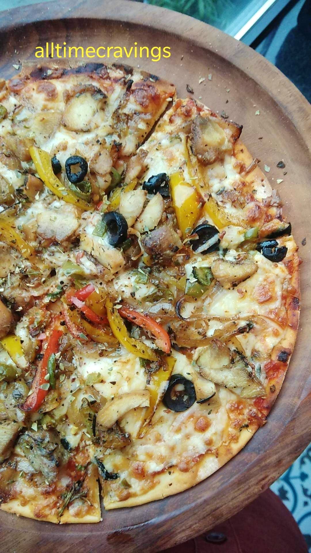 Dish,Pizza,Food,Cuisine,Pizza cheese,California-style pizza,Ingredient,Flatbread,Italian food,Strata
