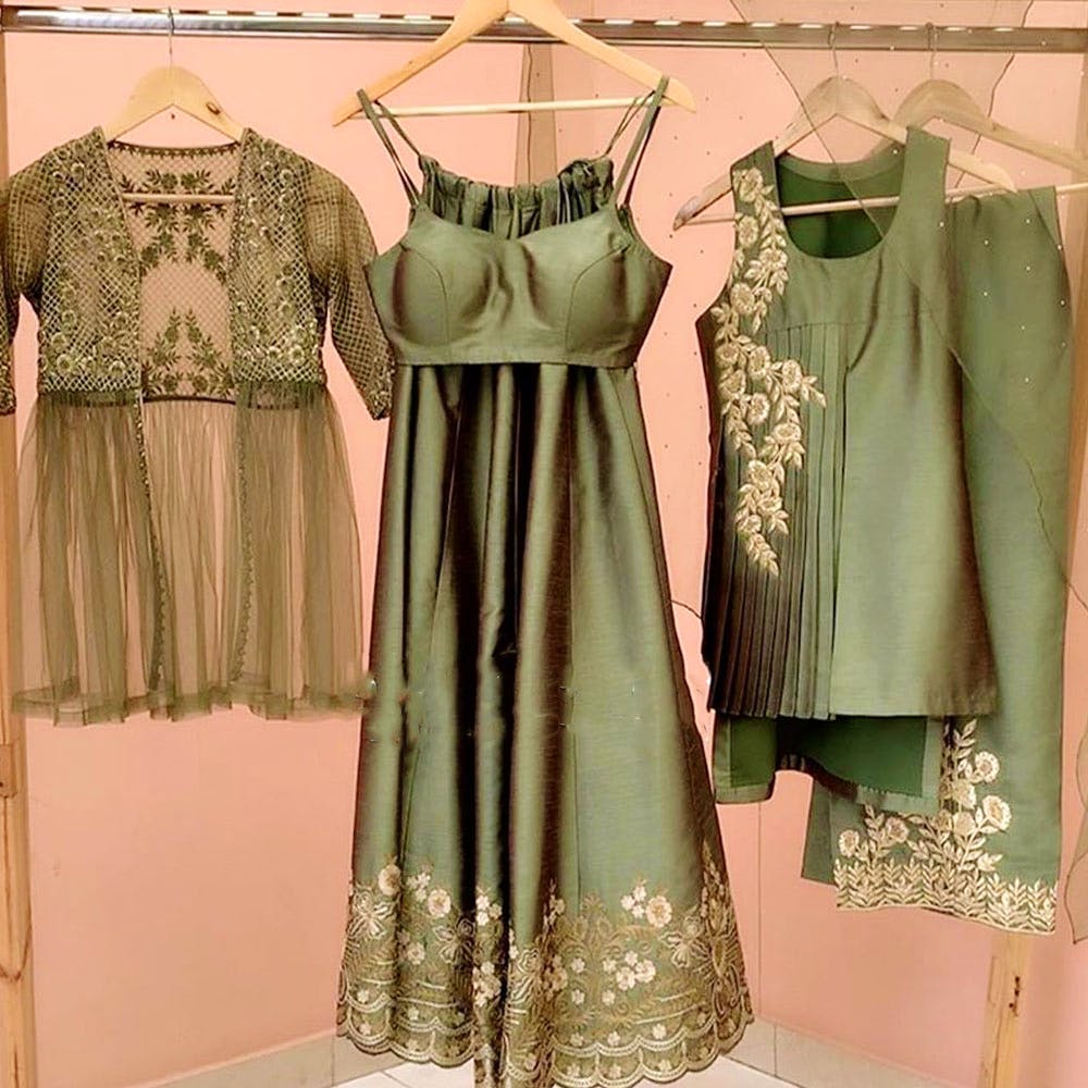 Clothing,Dress,Day dress,Green,Boutique,Fashion,Nightwear,Fashion design,Robe,Pattern