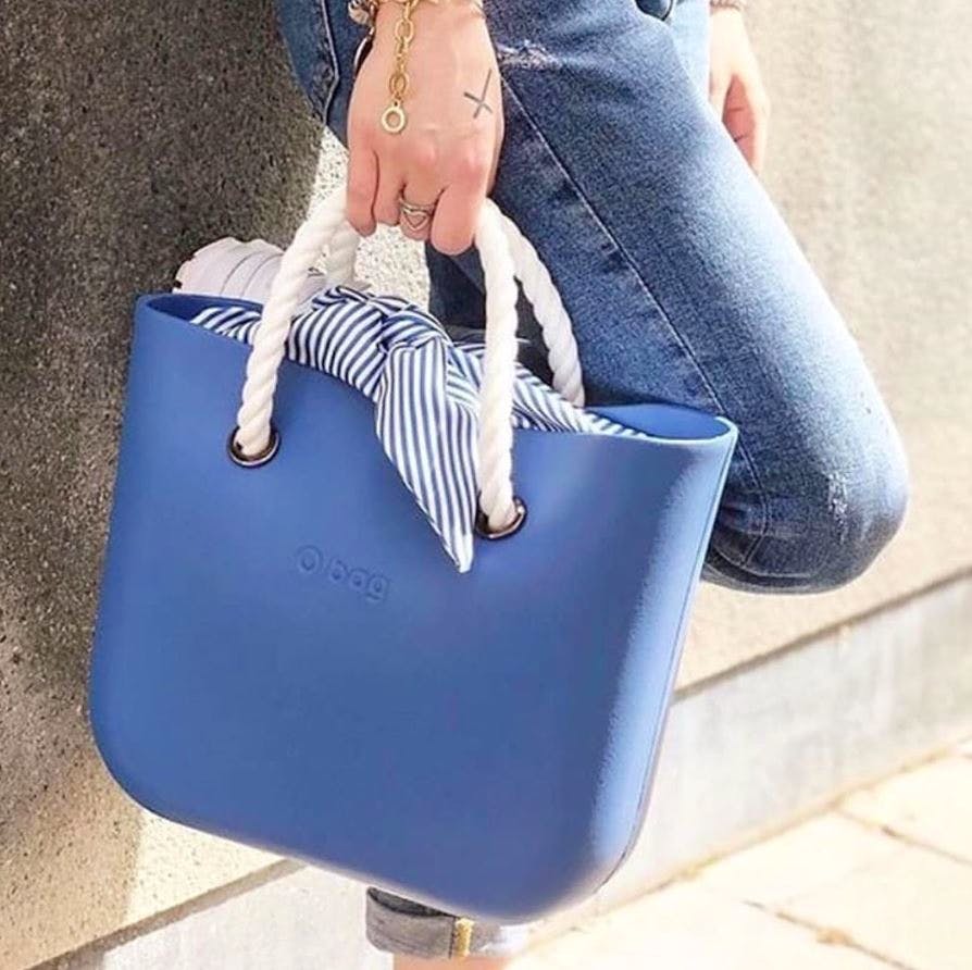 O bag Handbag in Blue