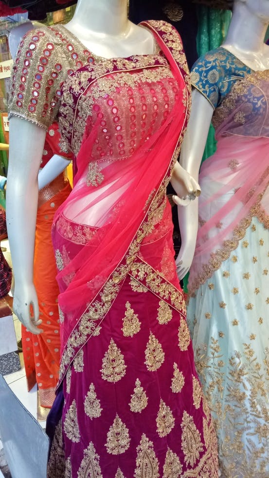 Sari,Clothing,Pink,Magenta,Maroon,Formal wear,Dress,Peach,Textile,Fashion design