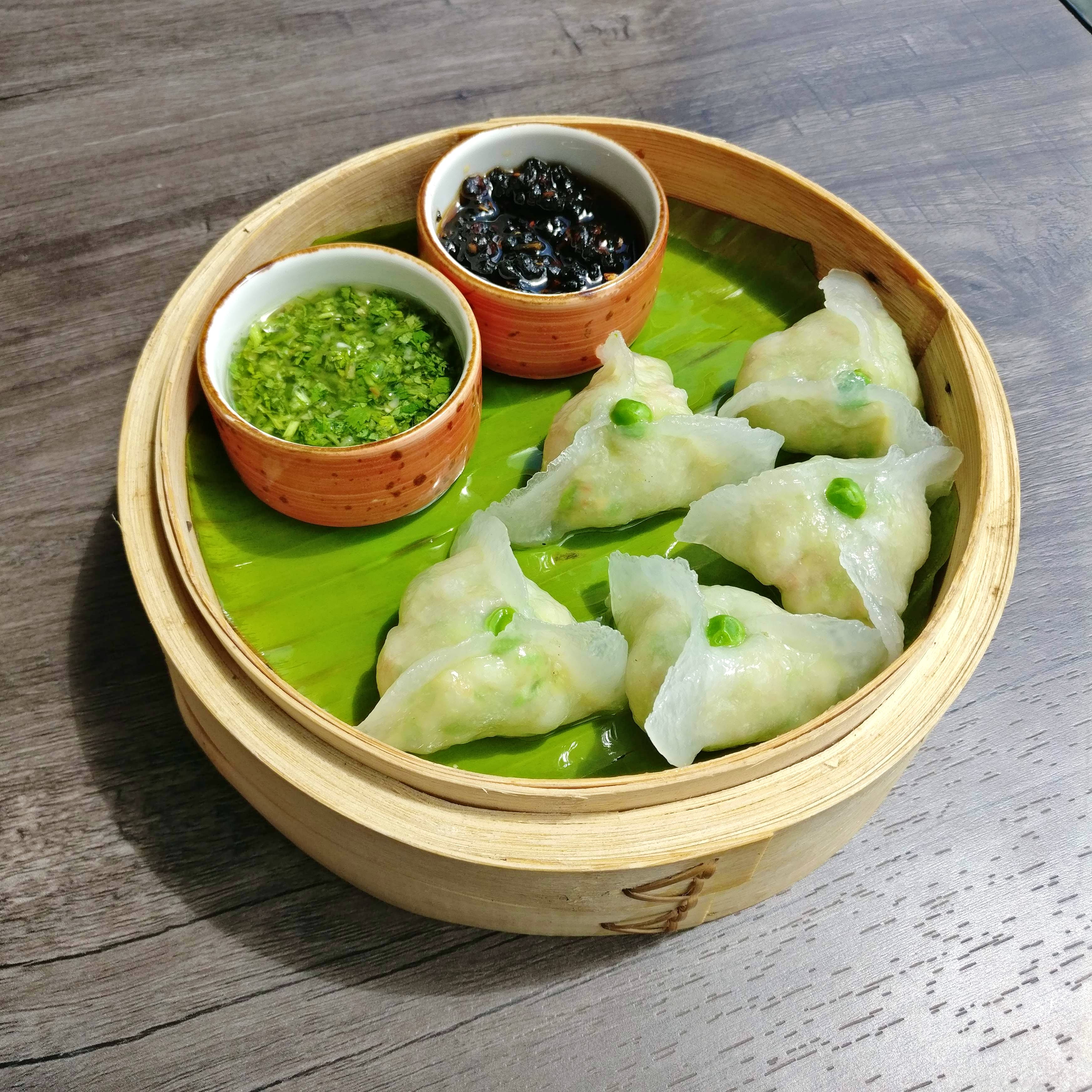 Dish,Food,Cuisine,Ingredient,Dim sum,Wonton,Momo,Dumpling,Produce,Dim sim