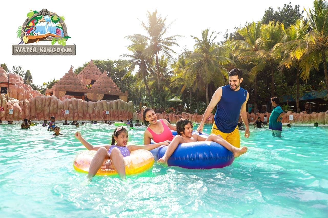 Water park,Fun,Leisure,Inflatable,Swimming pool,Amusement park,Recreation,Water,Vacation,Park