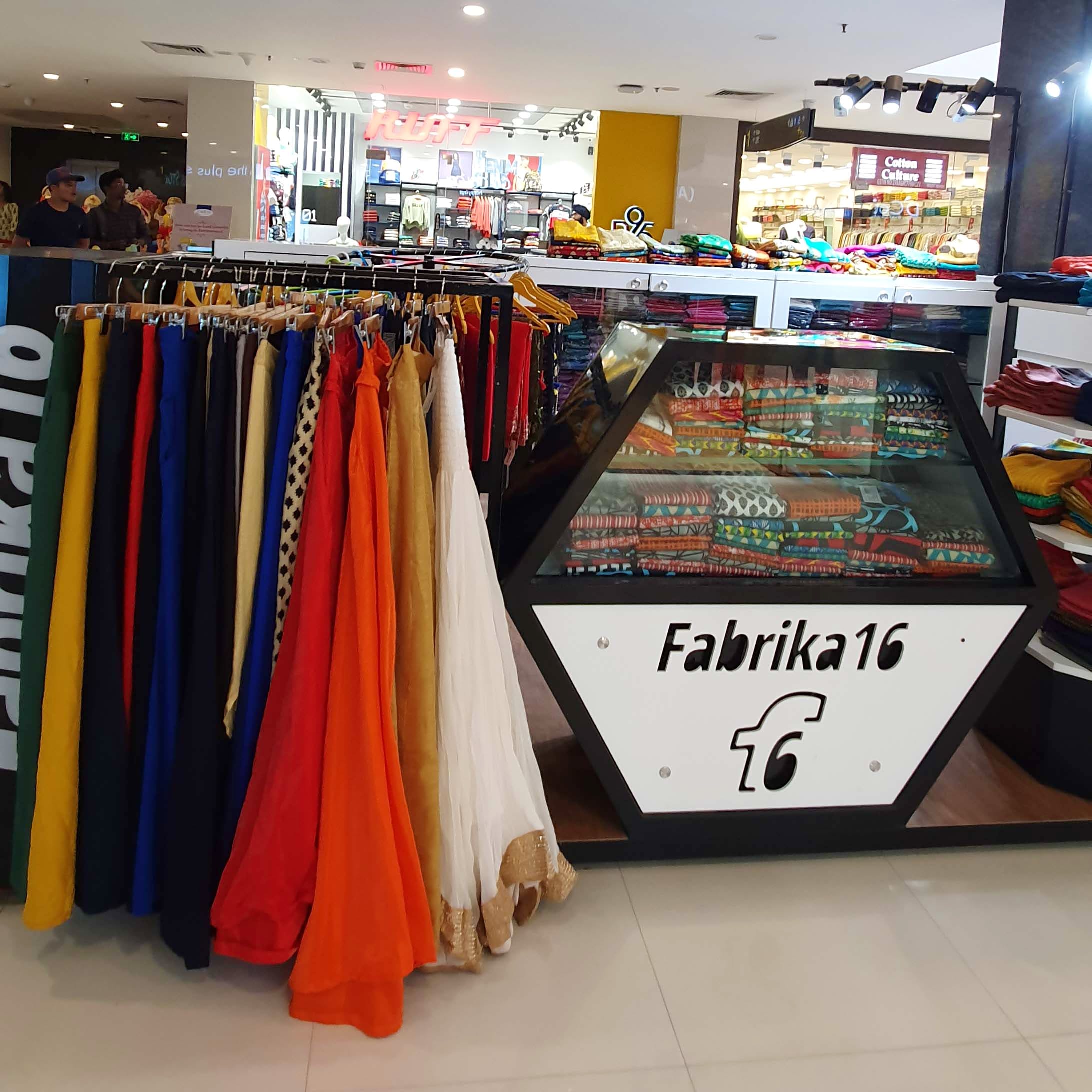 Shopping Fabrika Mall