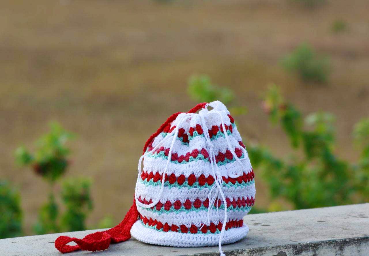 Knit cap,Crochet,Red,Beanie,Knitting,Woolen,Cap,Wool,Headgear,Textile